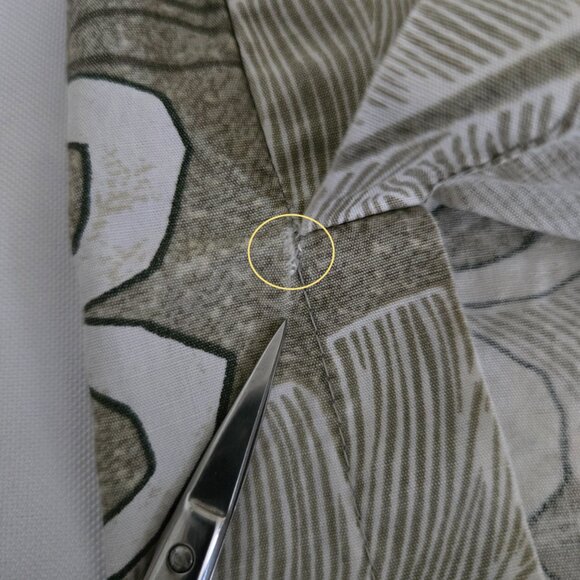 Men's Malihini Hawaii Vintage Batik Hibiscus Floral Hawaiian Shirt SZ L - Picture 7 of 8